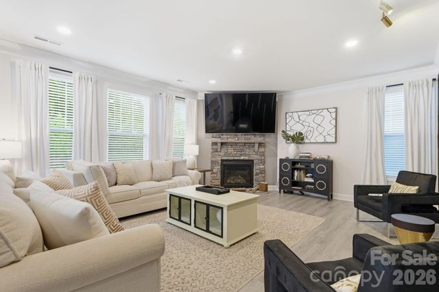 108 W Northstone Road, Mooresville, NC 28115