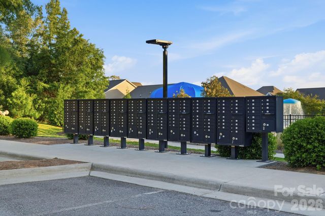 108 W Northstone Road, Mooresville, NC 28115