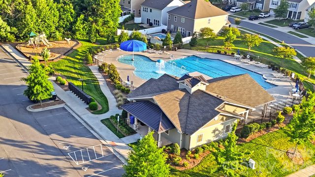 108 W Northstone Road, Mooresville, NC 28115