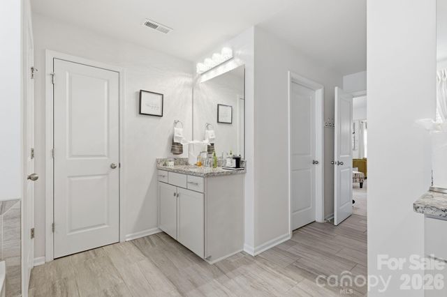 108 W Northstone Road, Mooresville, NC 28115