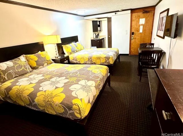 2425 Kuhio Avenue 206, Honolulu, HI 96815