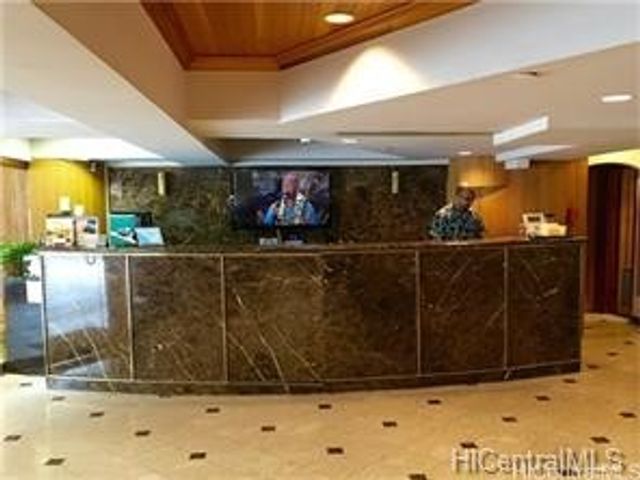 2425 Kuhio Avenue 206, Honolulu, HI 96815