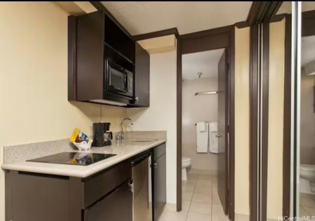 2425 Kuhio Avenue 206, Honolulu, HI 96815