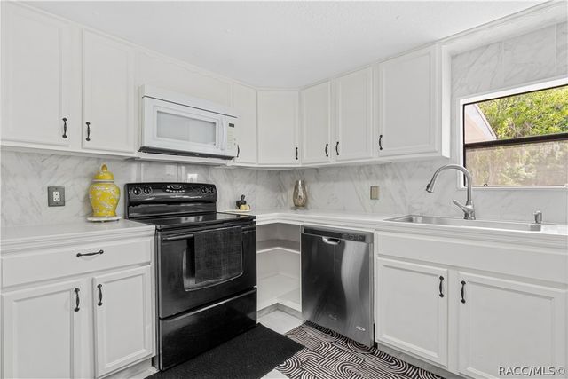 8356 W Tawny Rose Lane, Crystal River, FL 34429