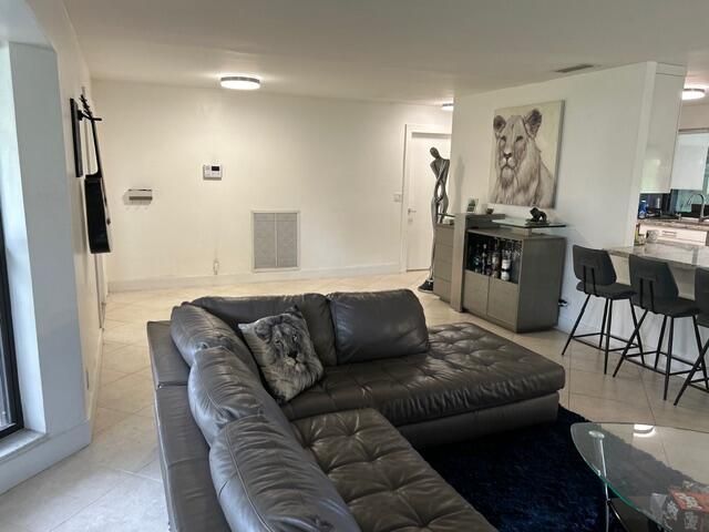 2400 SW 86th Avenue, Davie, FL 33324