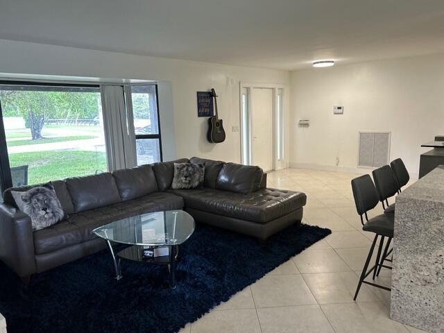 2400 SW 86th Avenue, Davie, FL 33324