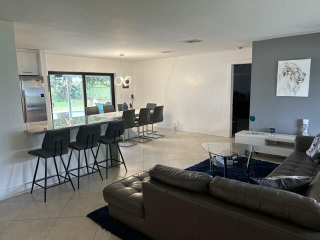 2400 SW 86th Avenue, Davie, FL 33324