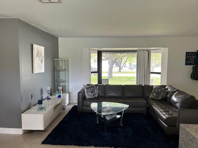 2400 SW 86th Avenue, Davie, FL 33324