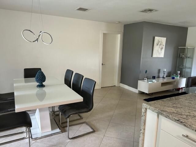 2400 SW 86th Avenue, Davie, FL 33324