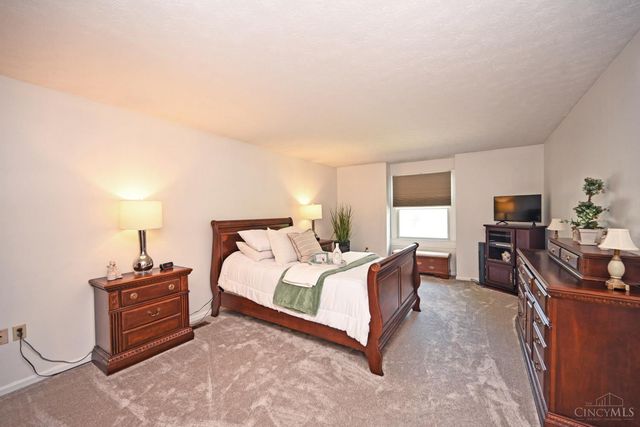 9843 Tall Timber Drive, West Chester, OH 45241