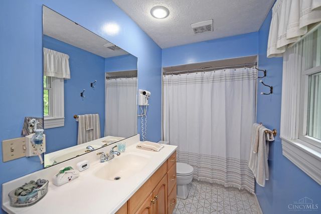 9843 Tall Timber Drive, West Chester, OH 45241