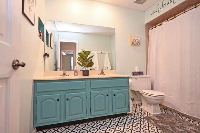 9843 Tall Timber Drive, West Chester, OH 45241