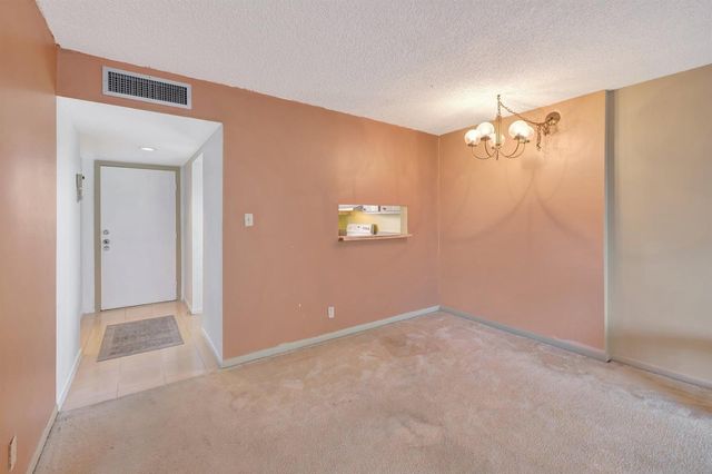 3301 NW 47th Terrace 410, Lauderdale Lakes, FL 33319