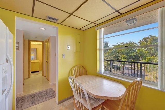 3301 NW 47th Terrace 410, Lauderdale Lakes, FL 33319