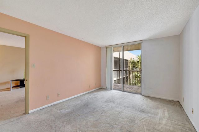 3301 NW 47th Terrace 410, Lauderdale Lakes, FL 33319