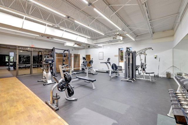 3301 NW 47th Terrace 410, Lauderdale Lakes, FL 33319