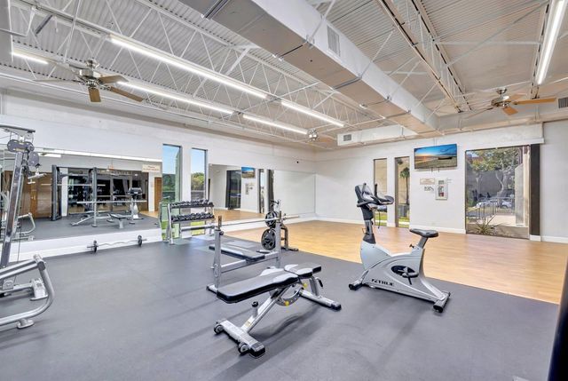 3301 NW 47th Terrace 410, Lauderdale Lakes, FL 33319