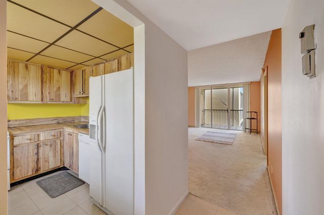 3301 NW 47th Terrace 410, Lauderdale Lakes, FL 33319