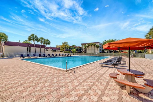 3301 NW 47th Terrace 410, Lauderdale Lakes, FL 33319