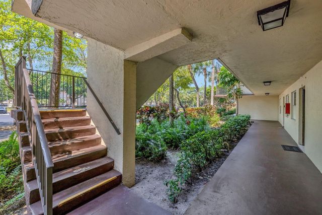 3301 NW 47th Terrace 410, Lauderdale Lakes, FL 33319