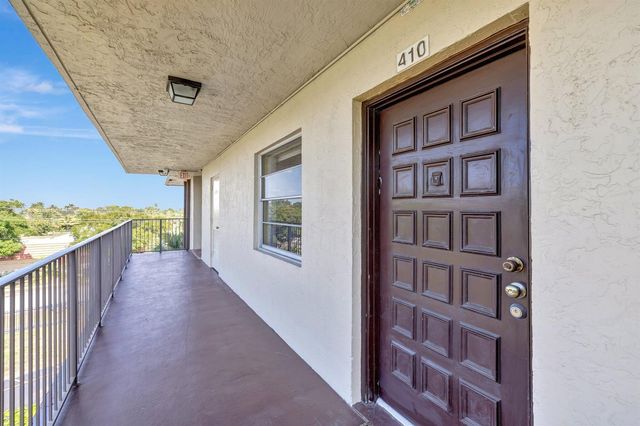 3301 NW 47th Terrace 410, Lauderdale Lakes, FL 33319