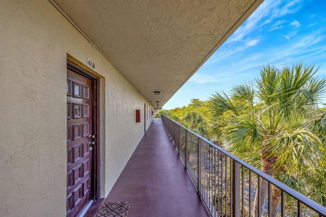 3301 NW 47th Terrace 410, Lauderdale Lakes, FL 33319