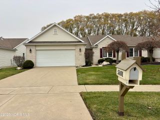 5101 Wynn Park Drive, Oregon, OH 43616