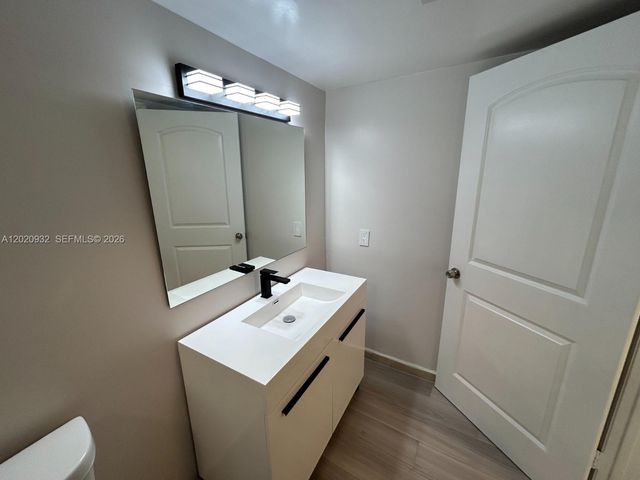 1135 92nd St 102, Bay Harbor Islands, FL 33154