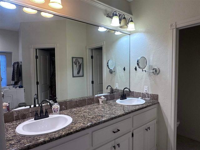 3704 NE Cypress Ln, Lawton, OK 73505