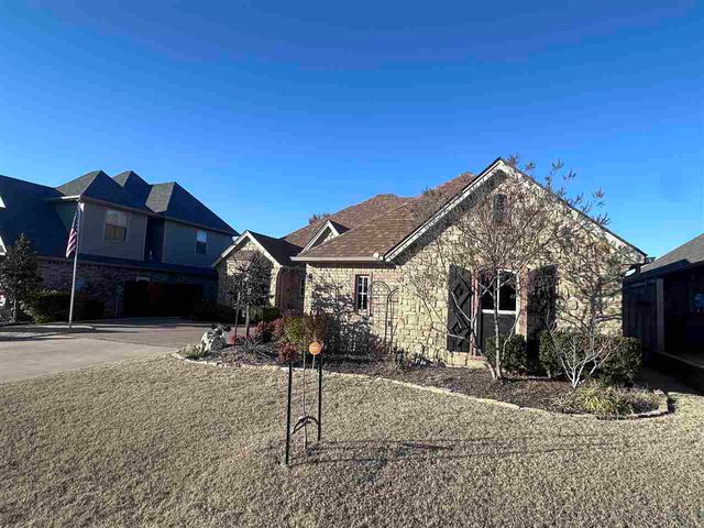 3704 NE Cypress Ln, Lawton, OK 73505