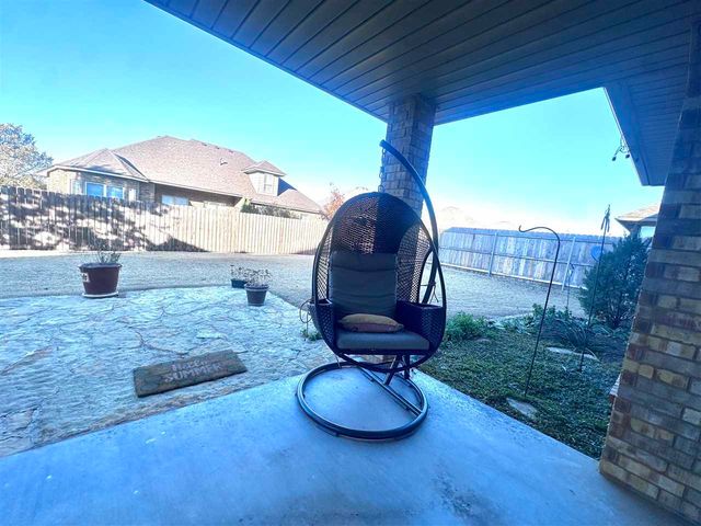 3704 NE Cypress Ln, Lawton, OK 73505