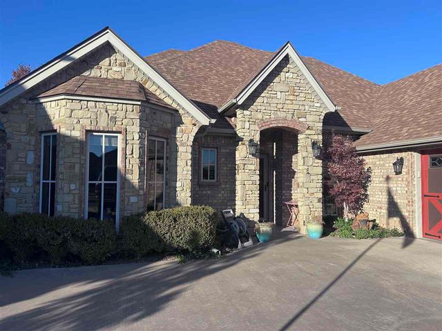3704 NE Cypress Ln, Lawton, OK 73505