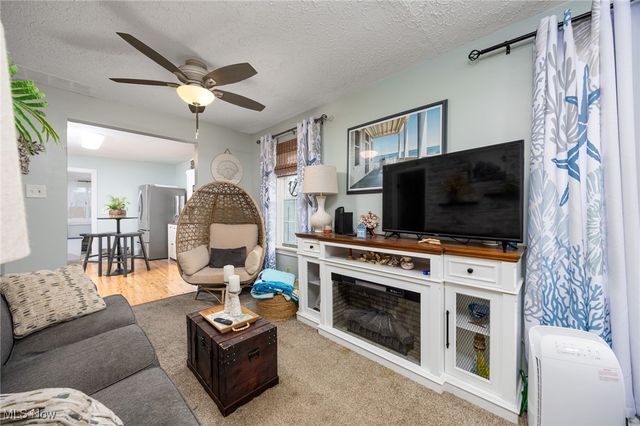 757 Dunny Avenue, Sheffield Lake, OH 44054