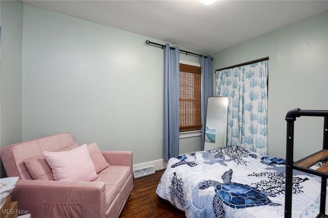 757 Dunny Avenue, Sheffield Lake, OH 44054