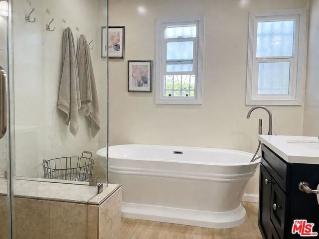 3713 Buckingham Road, Los Angeles, CA 90016
