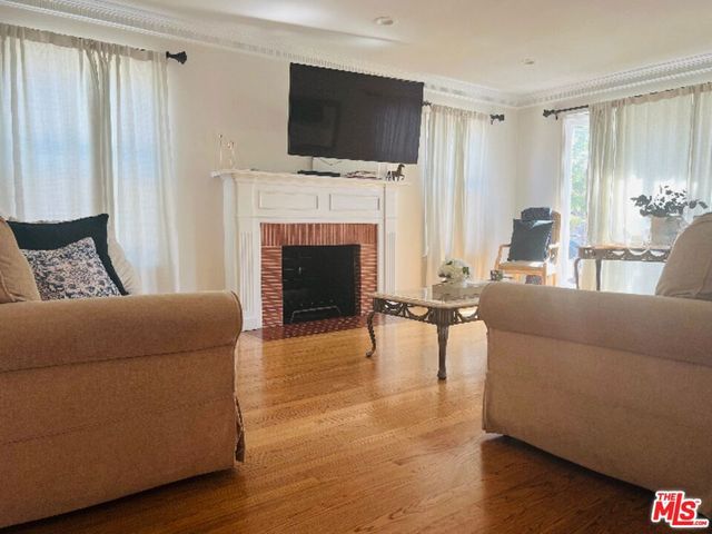 3713 Buckingham Road, Los Angeles, CA 90016