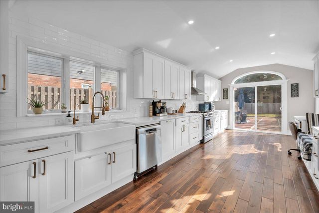 406 KINGS HWY E, Haddonfield, NJ 08033