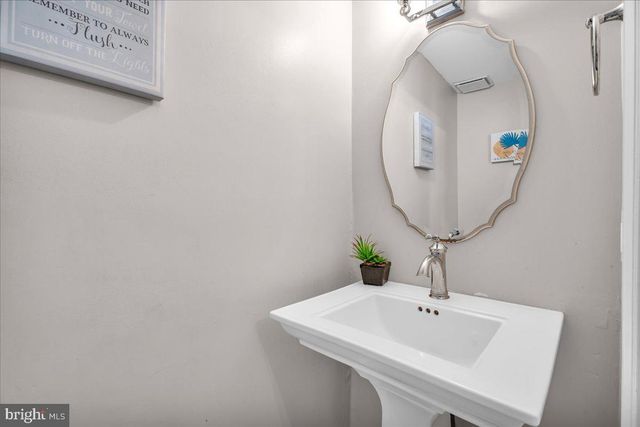 406 KINGS HWY E, Haddonfield, NJ 08033