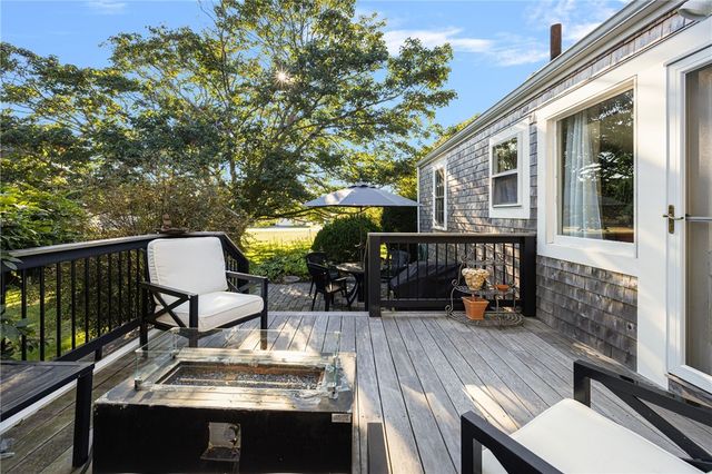 9 White Terrace, Middletown, RI 02842