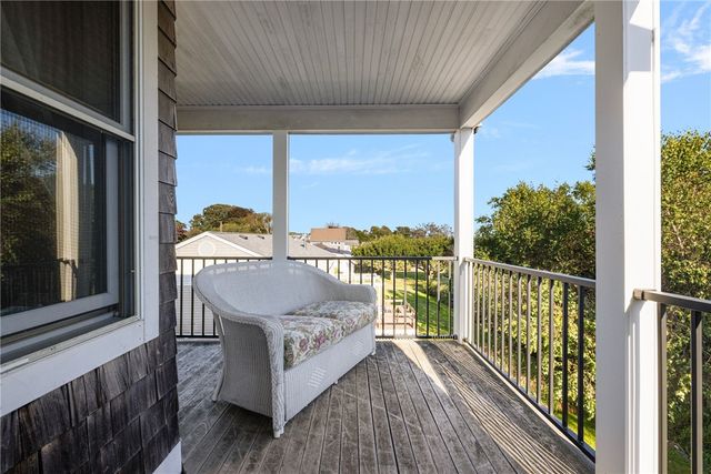 9 White Terrace, Middletown, RI 02842