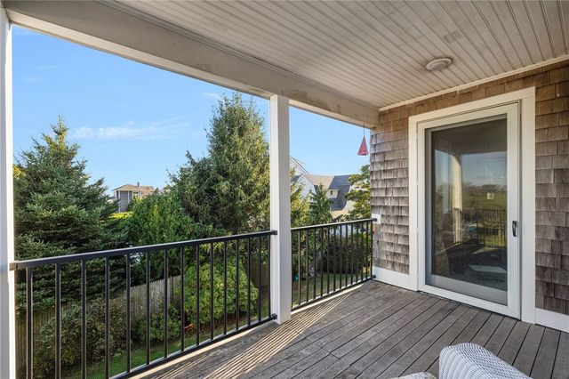 9 White Terrace, Middletown, RI 02842