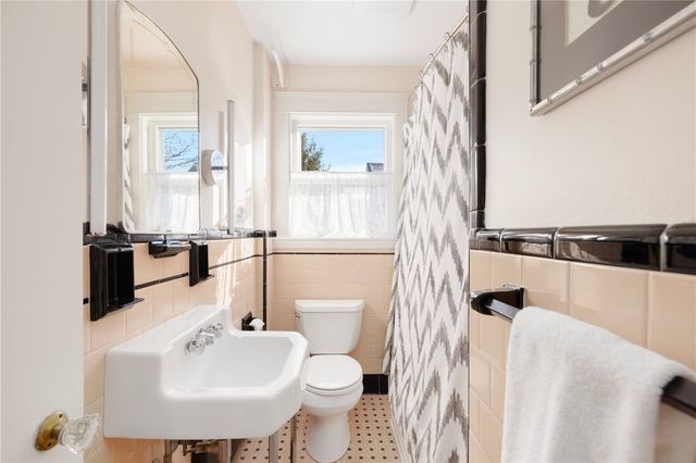 9 White Terrace, Middletown, RI 02842