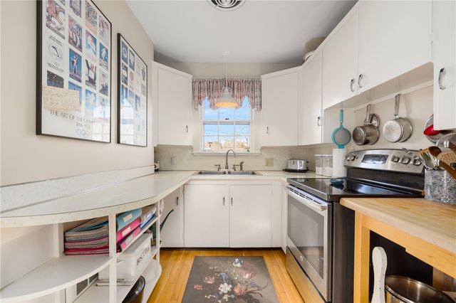 9 White Terrace, Middletown, RI 02842