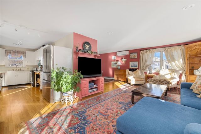 9 White Terrace, Middletown, RI 02842