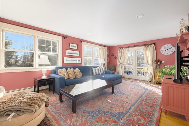 9 White Terrace, Middletown, RI 02842