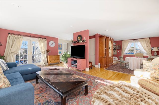 9 White Terrace, Middletown, RI 02842