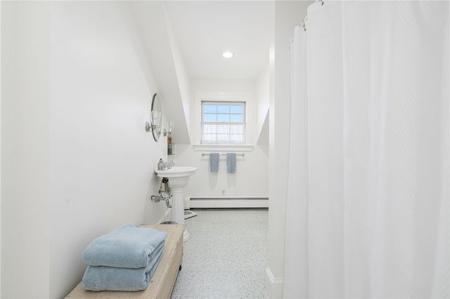 9 White Terrace, Middletown, RI 02842