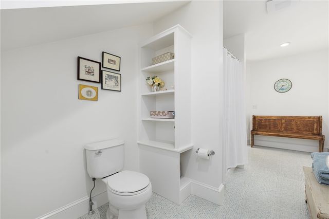 9 White Terrace, Middletown, RI 02842