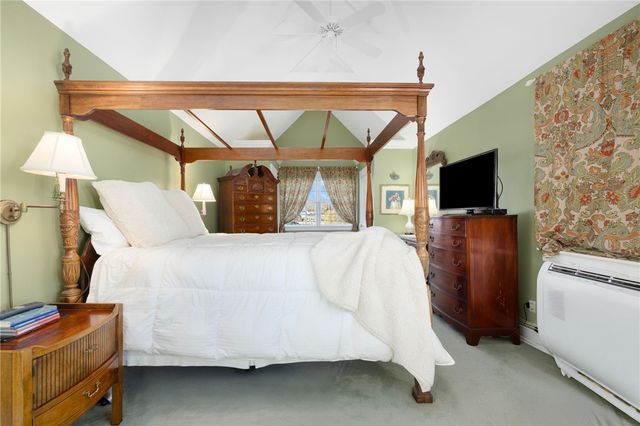 9 White Terrace, Middletown, RI 02842