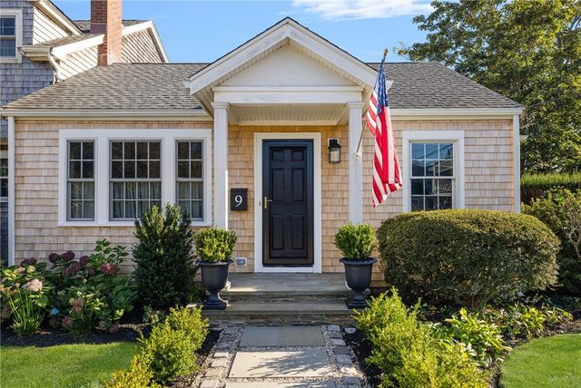 9 White Terrace, Middletown, RI 02842